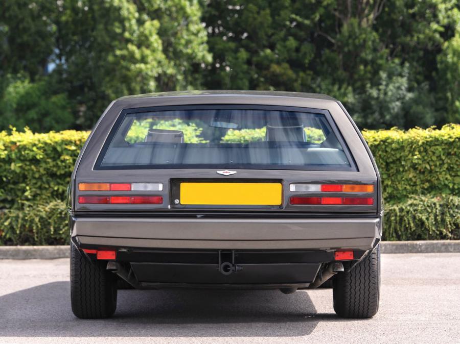  Aston Martin Lagonda Shooting Brake 1987 года  (фото 5 из 23)